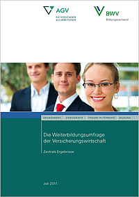 Ein Reportcover mit dem Titel "Die Weiterbildungserhebung der Versicherungswirtschaft", das zentrale Ergebnisse präsentiert. Es zeigt eine Frau mit Brille und zwei Männer im Hintergrund. Die Logos von AGV und BWV sind oben abgebildet. Datum: Juli 2011.